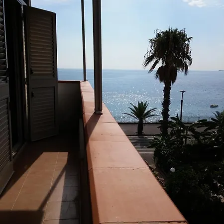 Couette-café Akron 3*