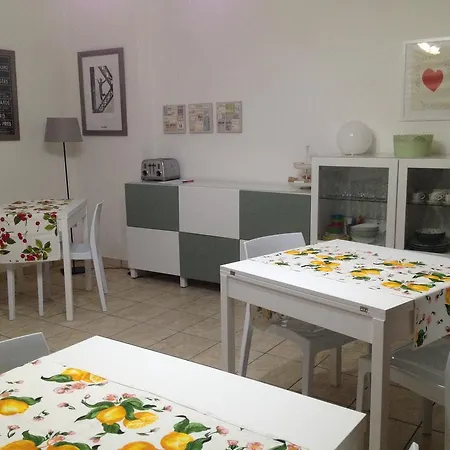 Oda ve Kahvaltı Akron SantʼAlessio Siculo