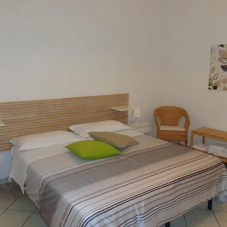 Oda ve Kahvaltı Akron SantʼAlessio Siculo