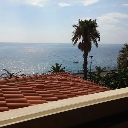 Oda ve Kahvaltı Akron SantʼAlessio Siculo
